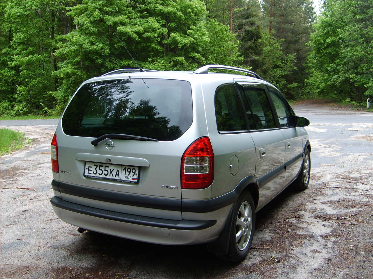 Opel zafira 2004