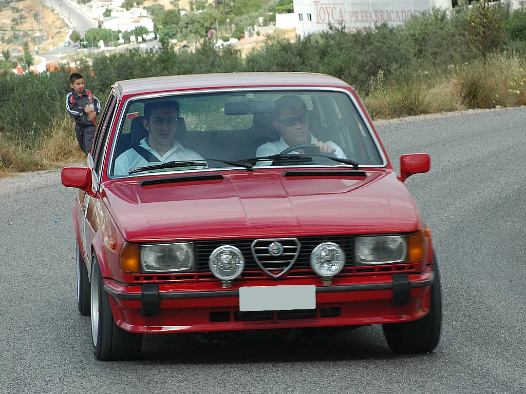 Alfa Romeo Giulietta 1.3 1991 photo - 8
