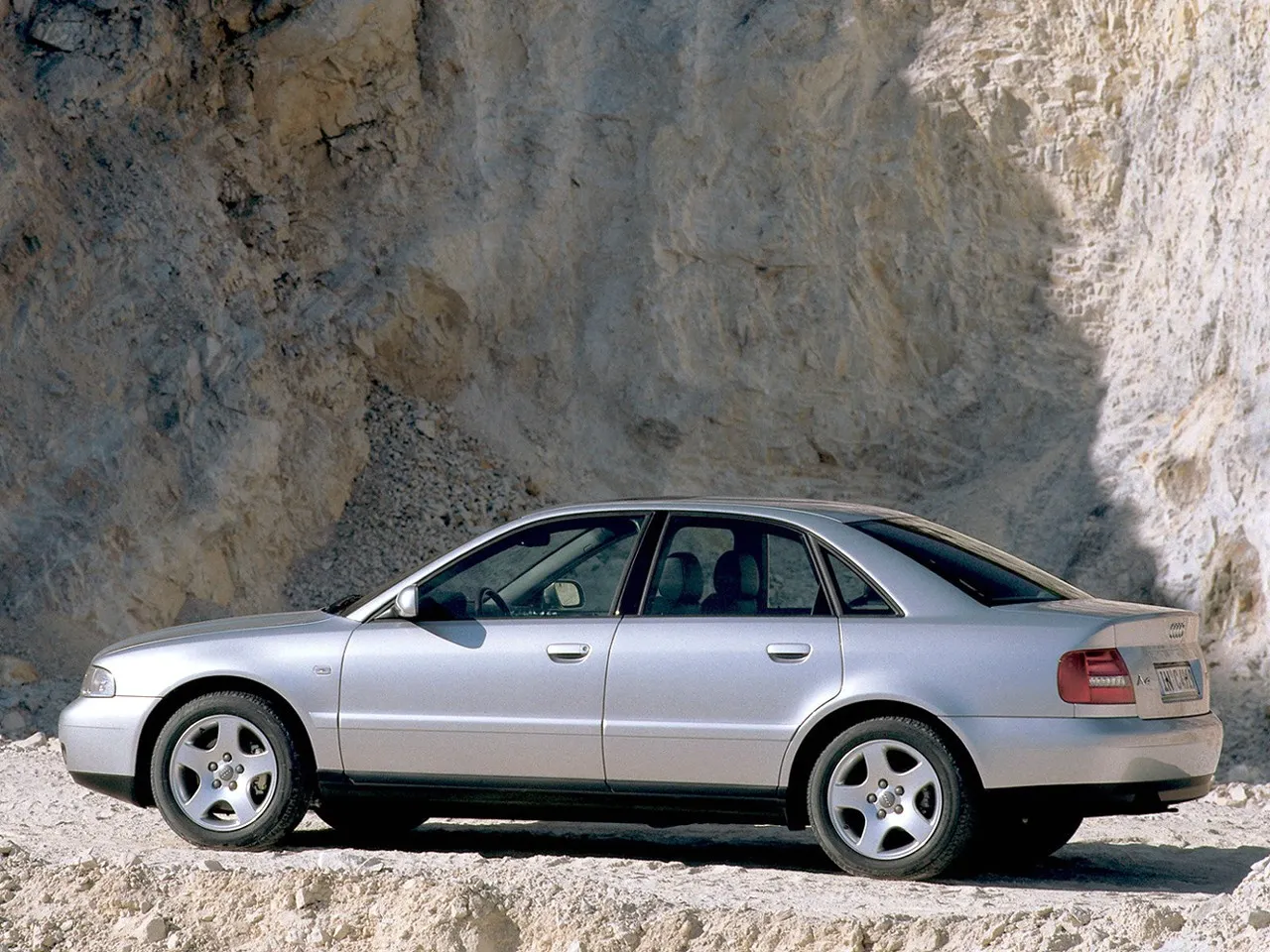 Audi A4 1.8 1994 photo - 12