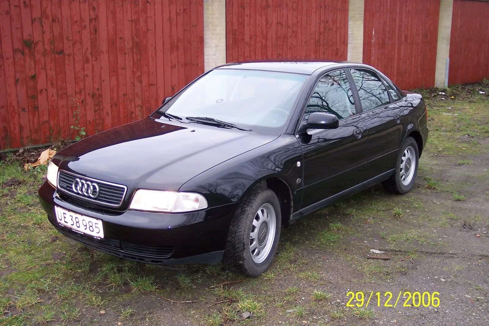 Audi A4 1.8 1997 photo - 2