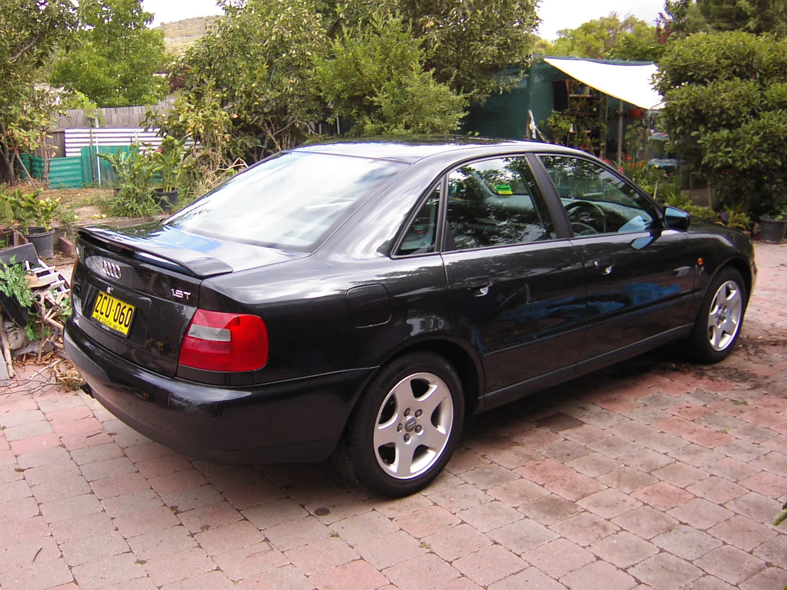 Audi A4 1.8 1999 photo - 12