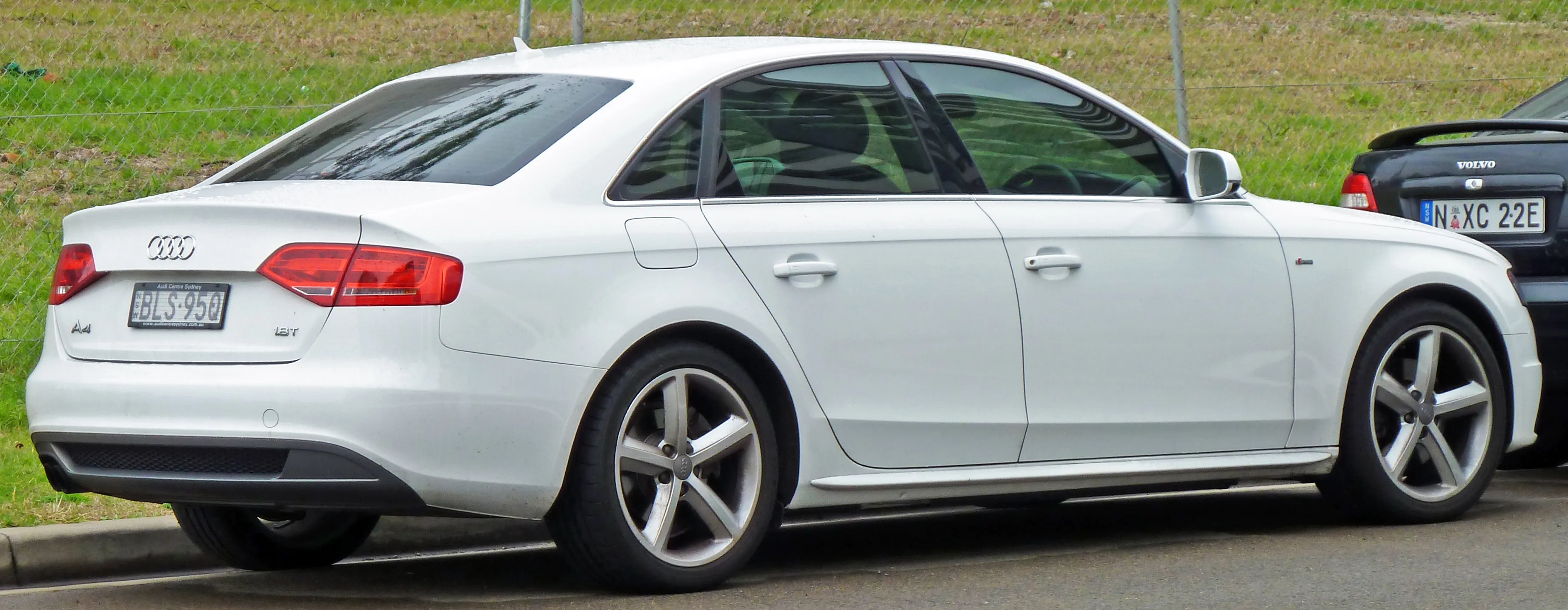 Audi A4 1.8 2010 photo - 1