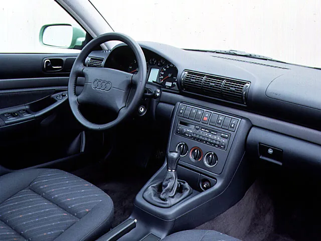 Audi A4 1.9 1996 photo - 4