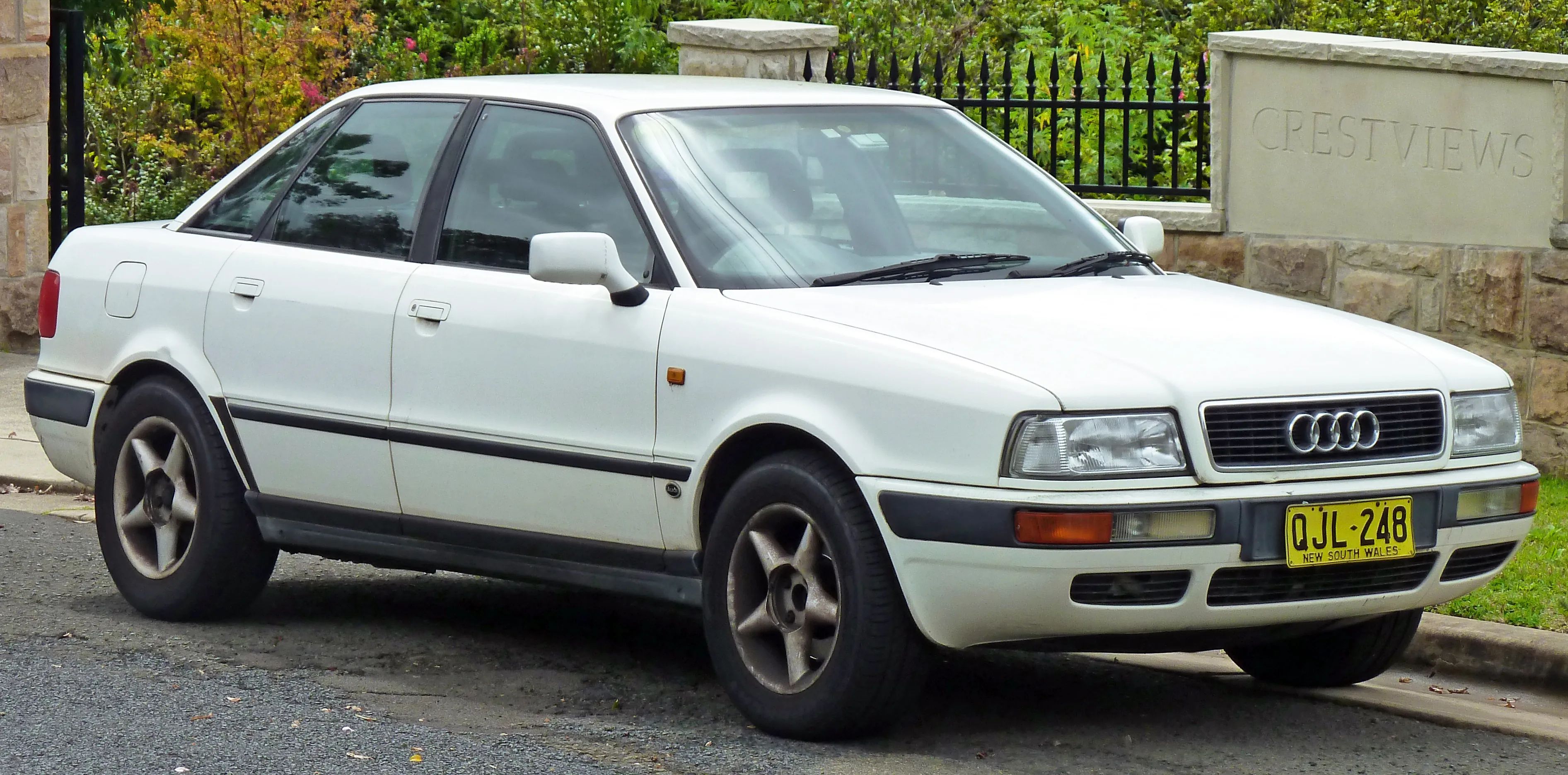 Audi A4 2.6 1993 photo - 4