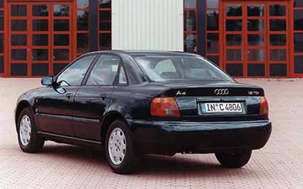 Audi A4 2.6 1994 photo - 10