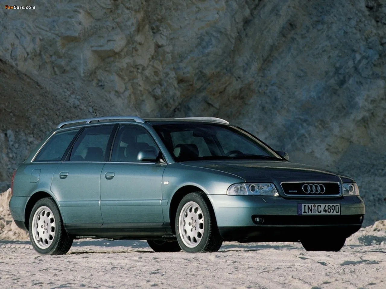 Audi A4 2.8 1997 photo - 12