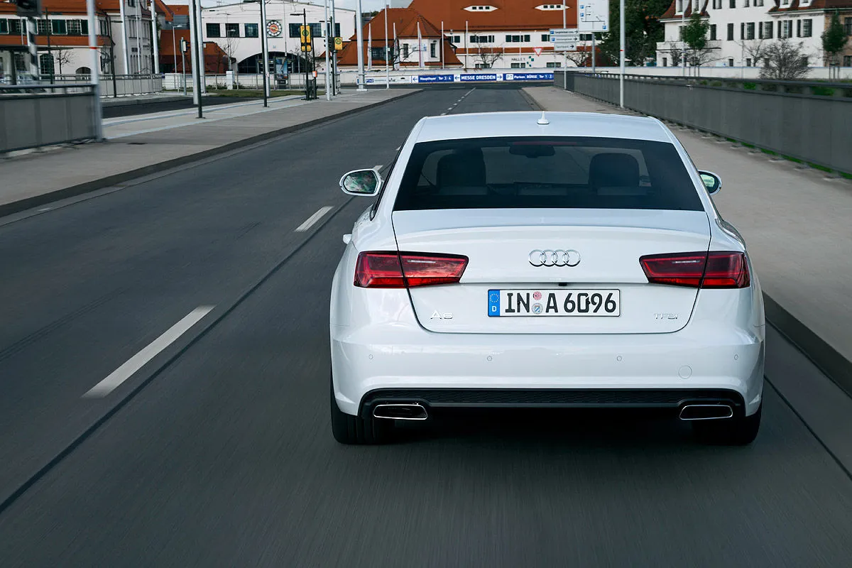 Audi A6 1.8 2014 photo - 12