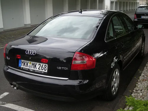 Audi A6 1.9 2002 photo - 1
