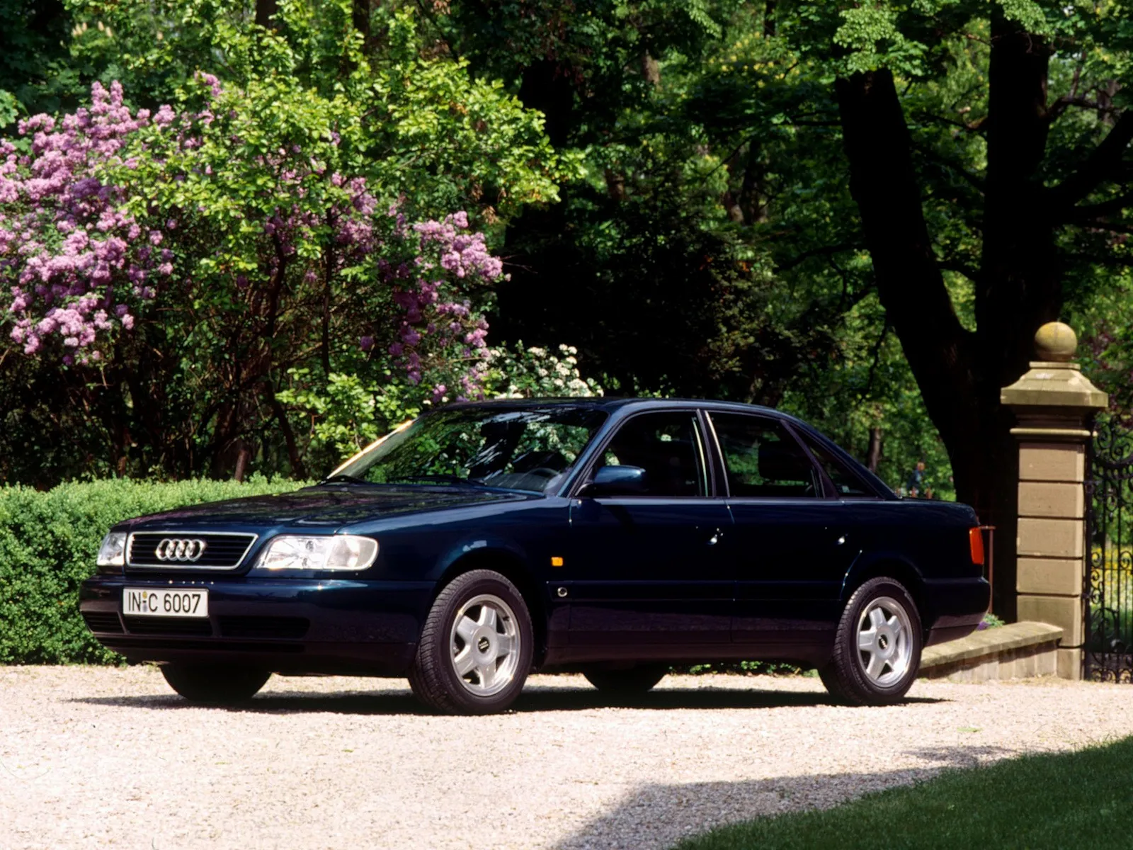 Audi A6 2.3 1997 photo - 5