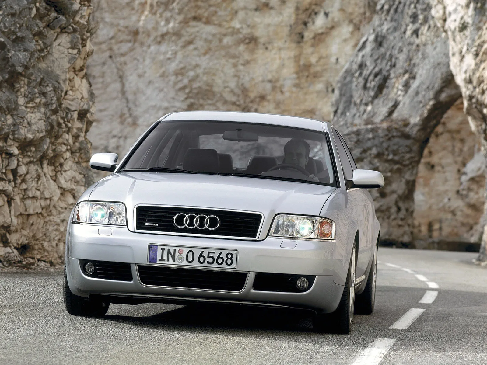 Audi A6 3.0 2001 photo - 2