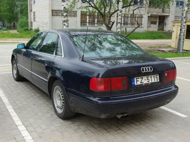 Audi A8 2.8 1995 photo - 2