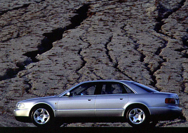 Audi A8 2.8 1996 photo - 4
