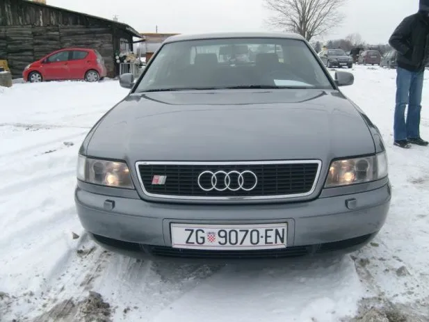Audi A8 2.8 1996 photo - 8