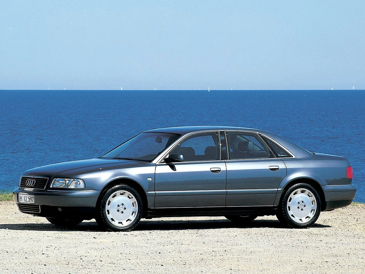 Audi A8 3.7 1999 photo - 5