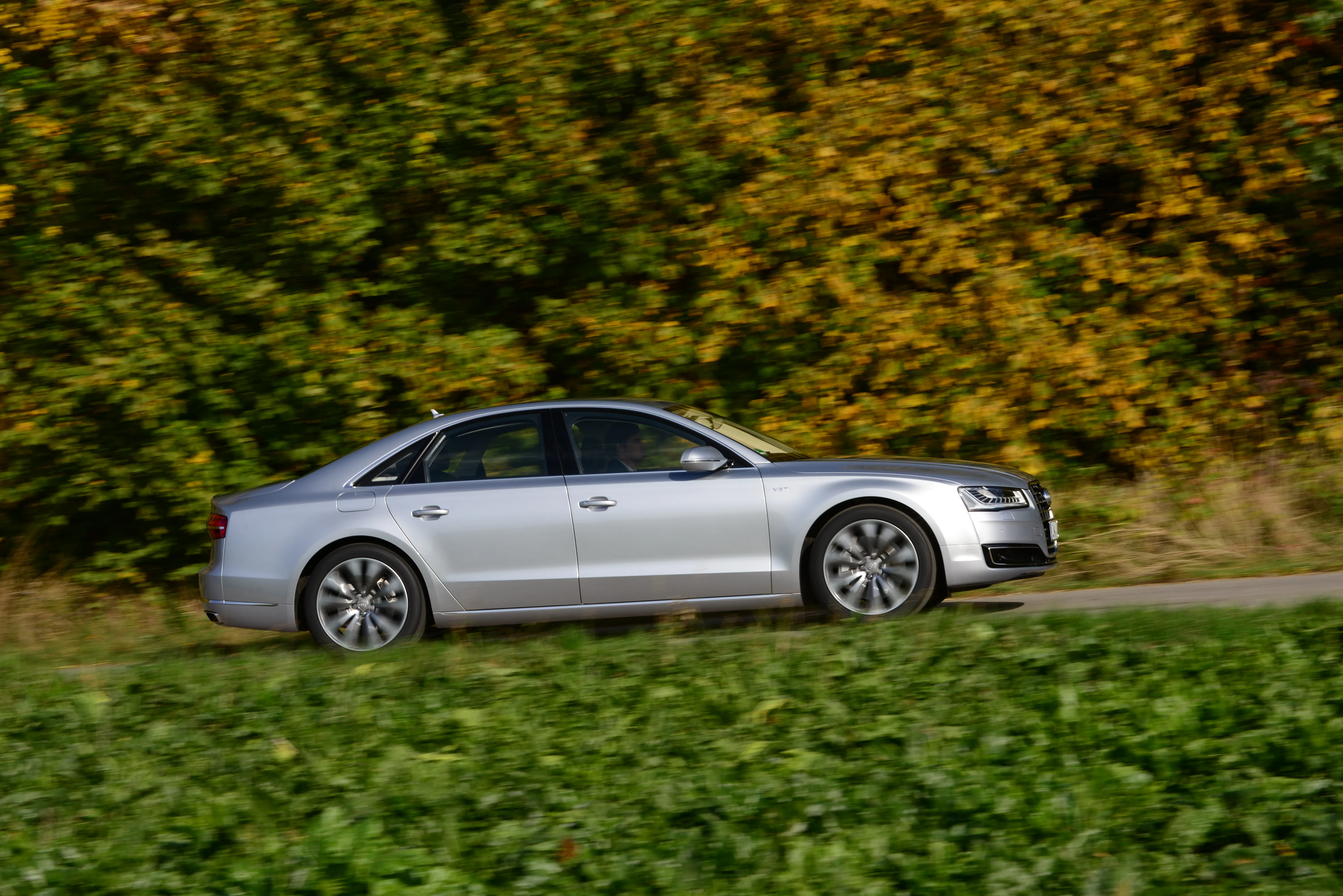 Audi A8 4.2 2014 photo - 11
