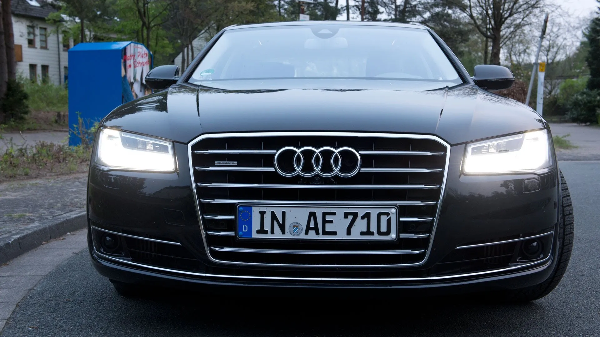 Audi A8 4.2 2014 photo - 12