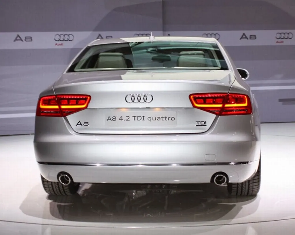 Audi A8 4.2 2014 photo - 7