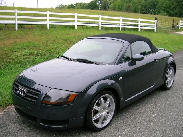 Audi TT 1.8 2003 photo - 1