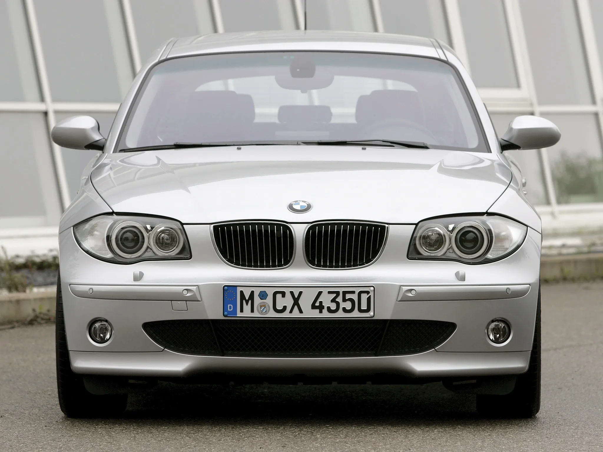 BMW 1 series 130i 2004 photo - 2