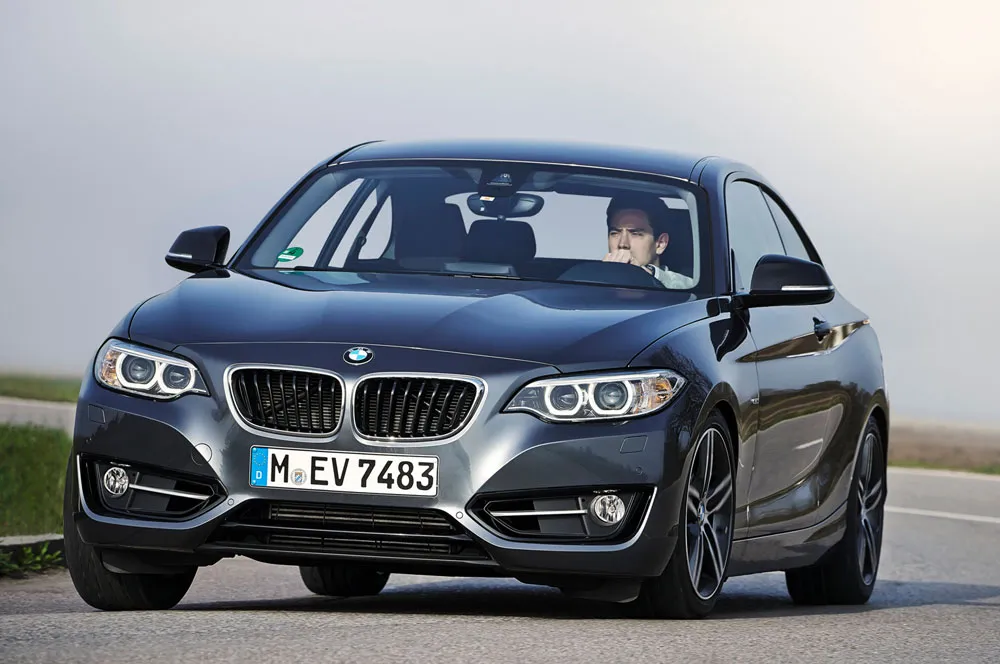 BMW 2 series 220d 2014 photo - 11