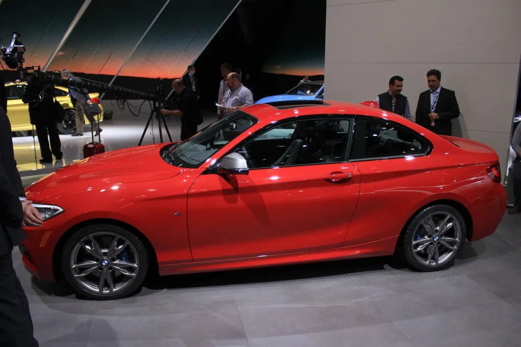 BMW 2 series M235i 2014 photo - 7