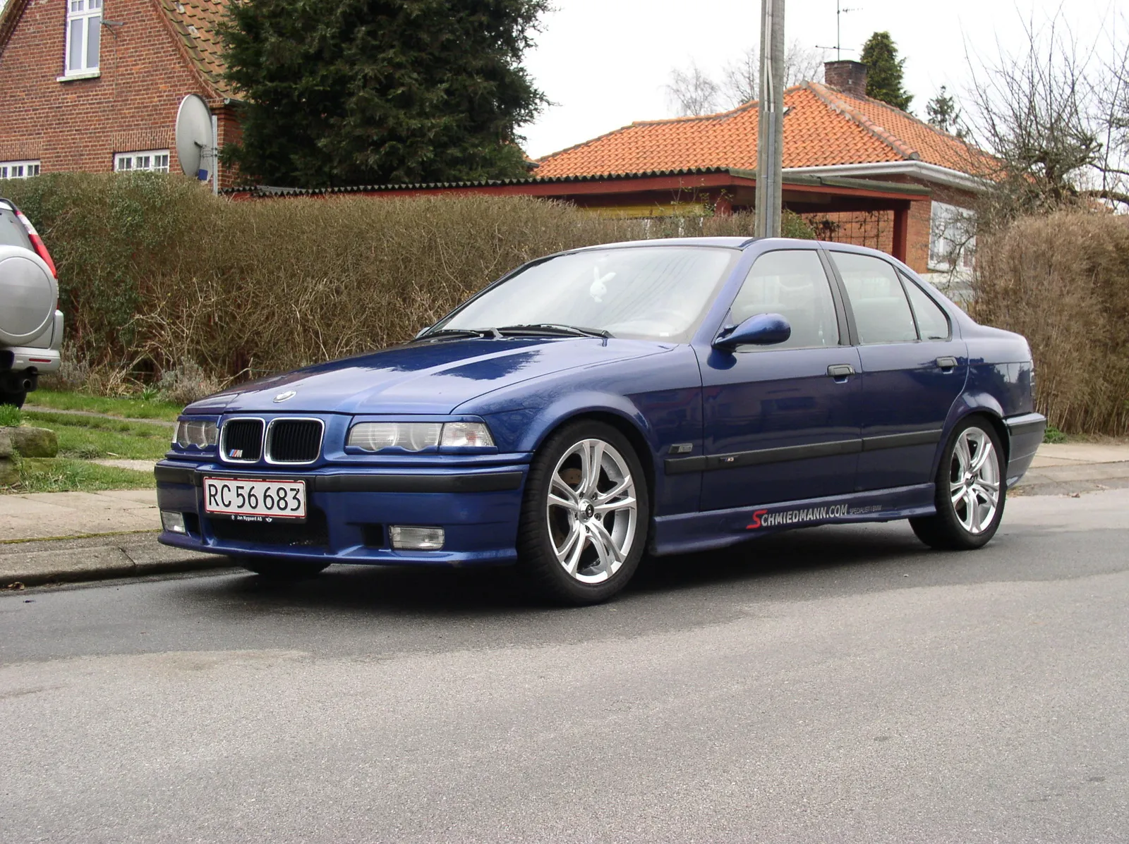 BMW 3 series 316 1992 photo - 7