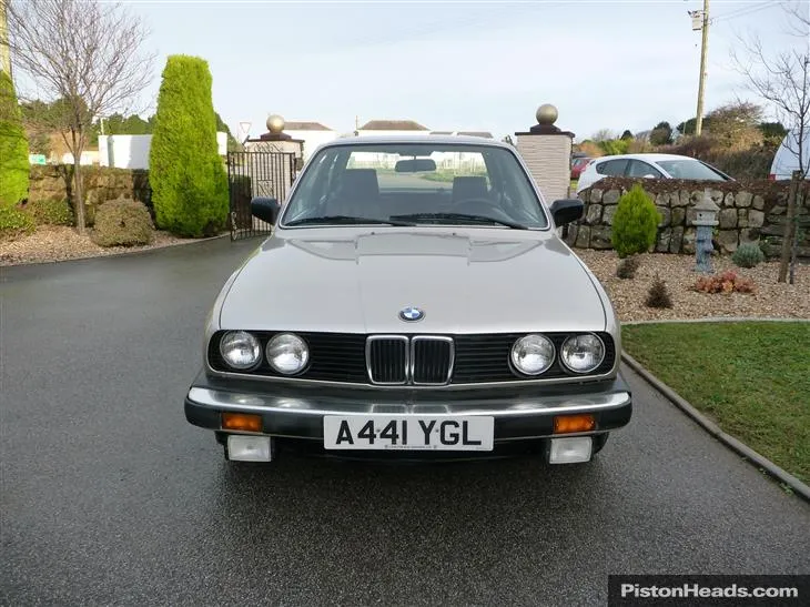 BMW 3 series 318 1983 photo - 9