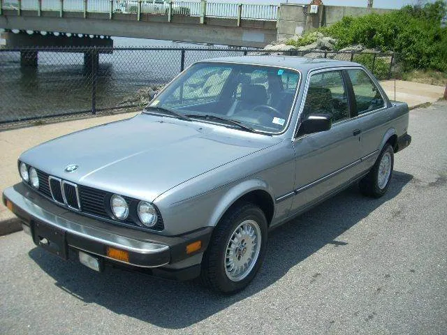 BMW 3 series 318i 1985 photo - 9