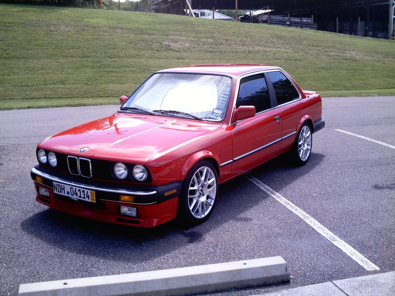 BMW 3 series 318i 1986 photo - 6