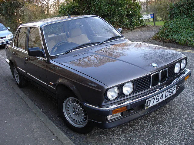 BMW 3 series 318i 1987 photo - 12
