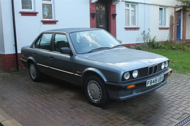 BMW 3 series 318i 1988 photo - 4