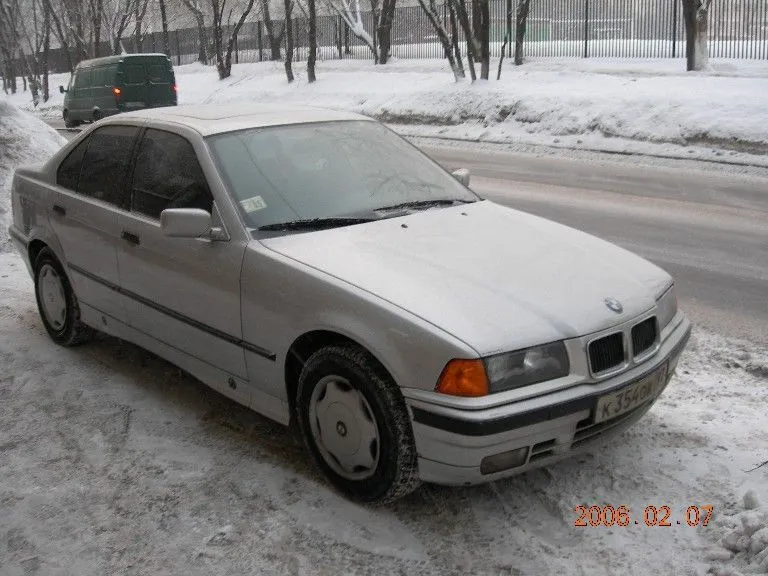 BMW 3 series 318i 1991 photo - 8