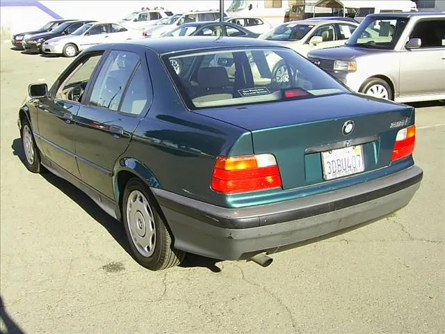 BMW 3 series 318i 1993 photo - 3