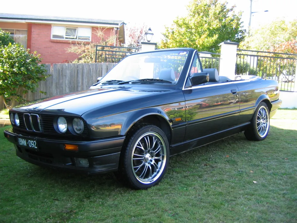 BMW 3 series 318is 1992 photo - 4