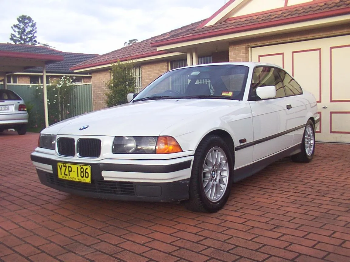 BMW 3 series 318is 1994 photo - 2
