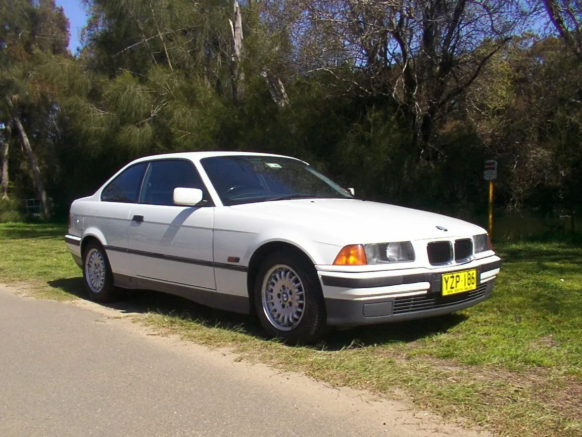 BMW 3 series 318is 1994 photo - 3