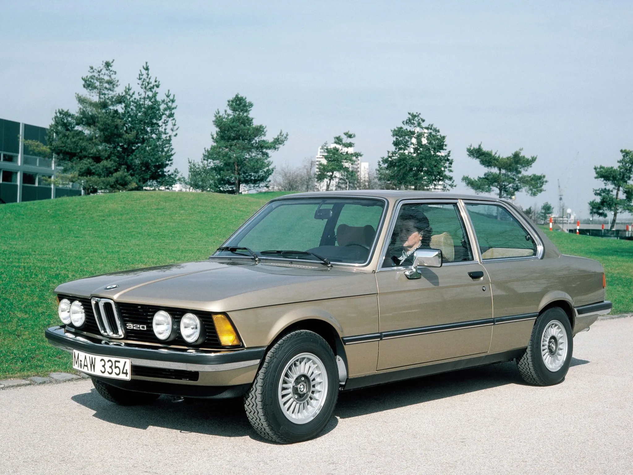 BMW 3 series 320i 1977 photo - 9