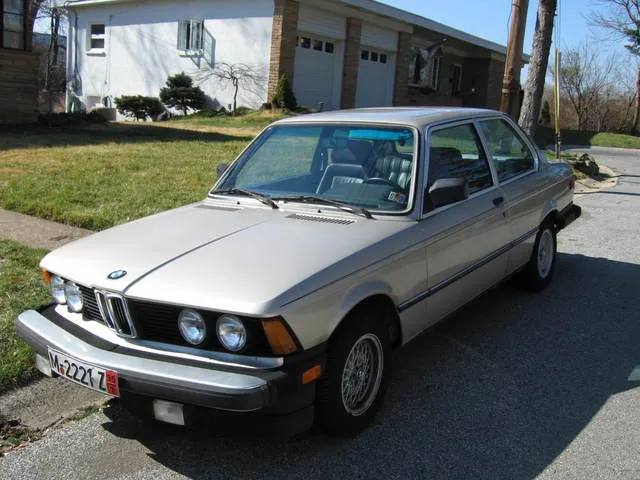 BMW 3 series 320i 1983 photo - 2