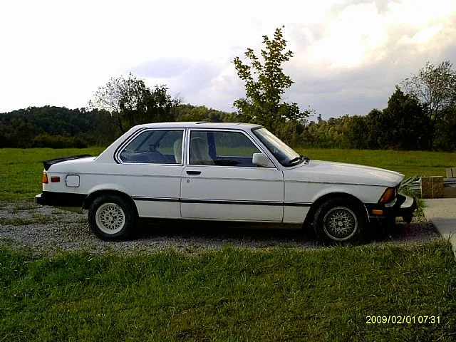 BMW 3 series 320i 1983 photo - 8
