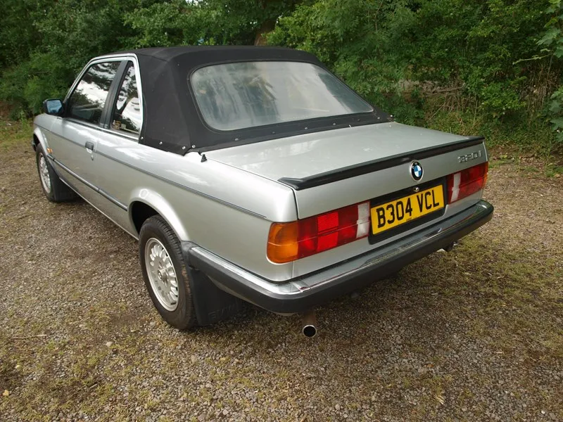 BMW 3 series 320i 1985 photo - 1