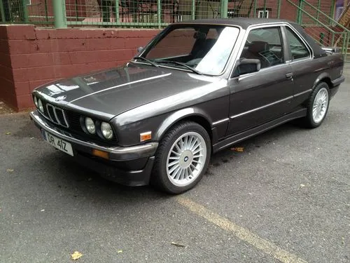 BMW 3 series 320i 1985 photo - 4