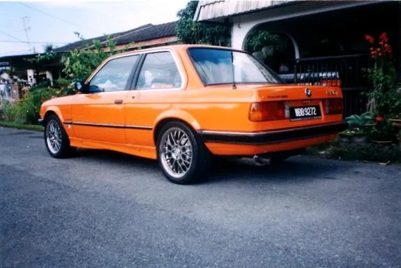 BMW 3 series 320i 1985 photo - 7