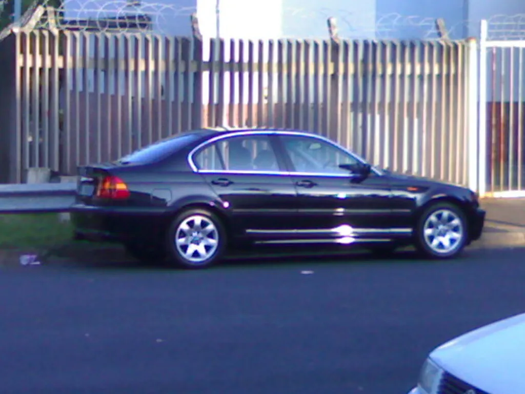 BMW 3 series 320i 2003 photo - 8