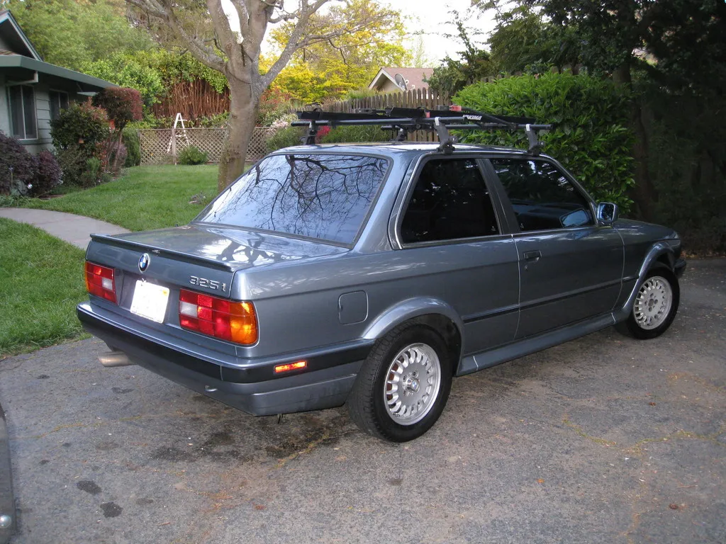 BMW 3 series 320is 1989 photo - 2