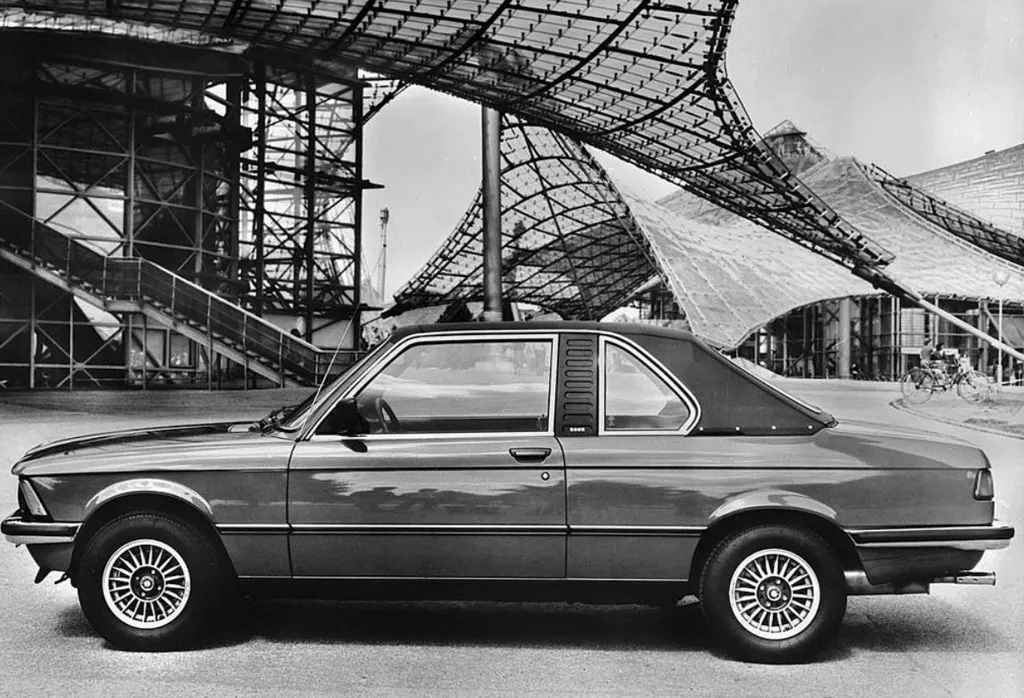 BMW 3 series 323i 1975 photo - 7