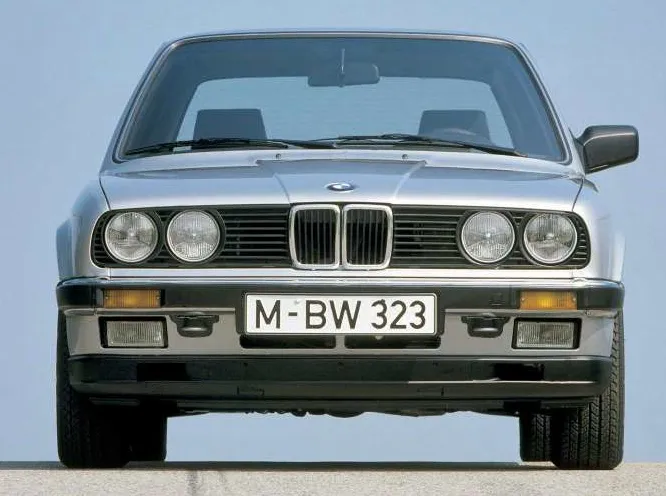 BMW 3 series 323i 1982 photo - 3