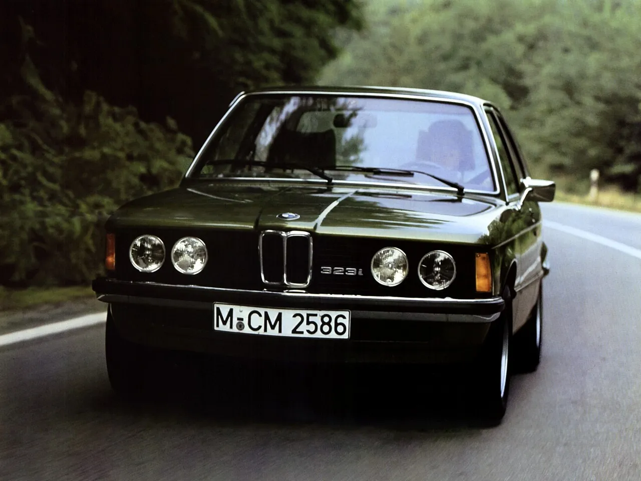 BMW 3 series 323i 1983 photo - 9