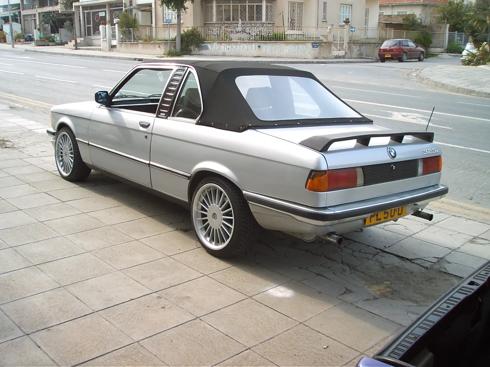 BMW 3 series 323i 1984 photo - 11