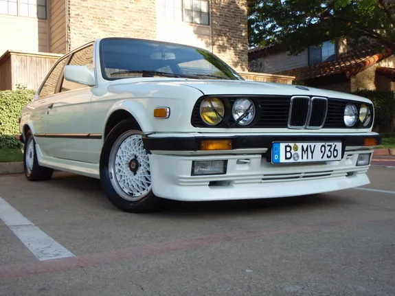 BMW 3 series 323i 1985 photo - 3