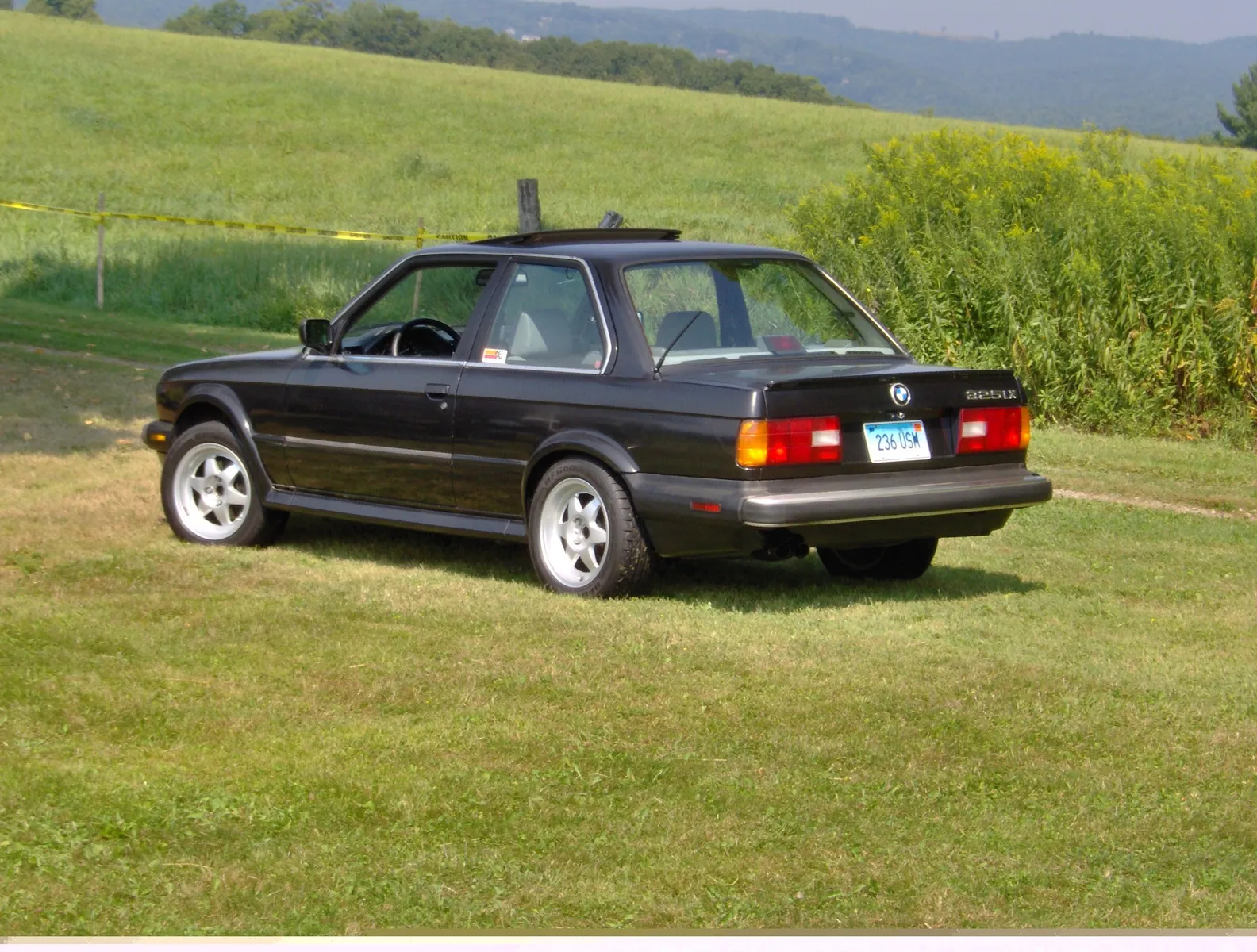 BMW 3 series 323i 1986 photo - 8